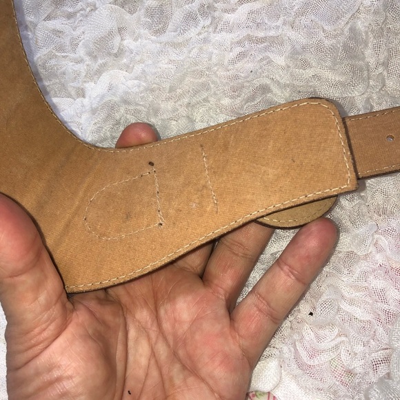 Brown  bonded leather size medCrocodile Pattern Women's Belt- 36” by 1 1/4” - Picture 4 of 7